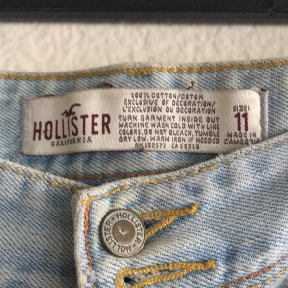 Hollister distressed shorts - Picture 2 of 3